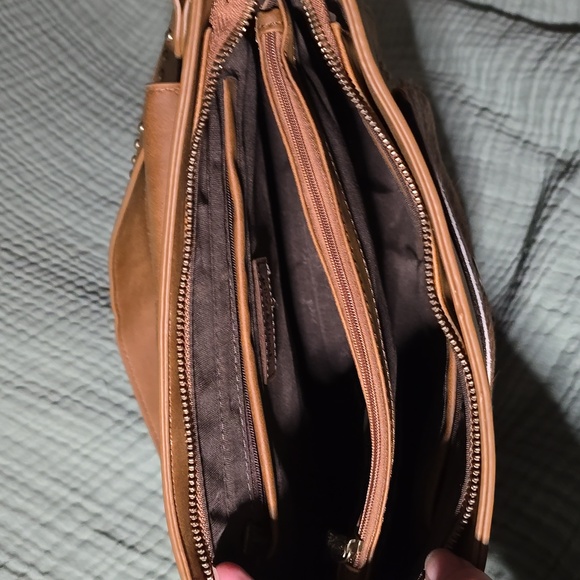 Trinity Ranch Tan Shoulder Conceal Carry Bag with Fringe Detail – NWOT - Picture 6 of 9